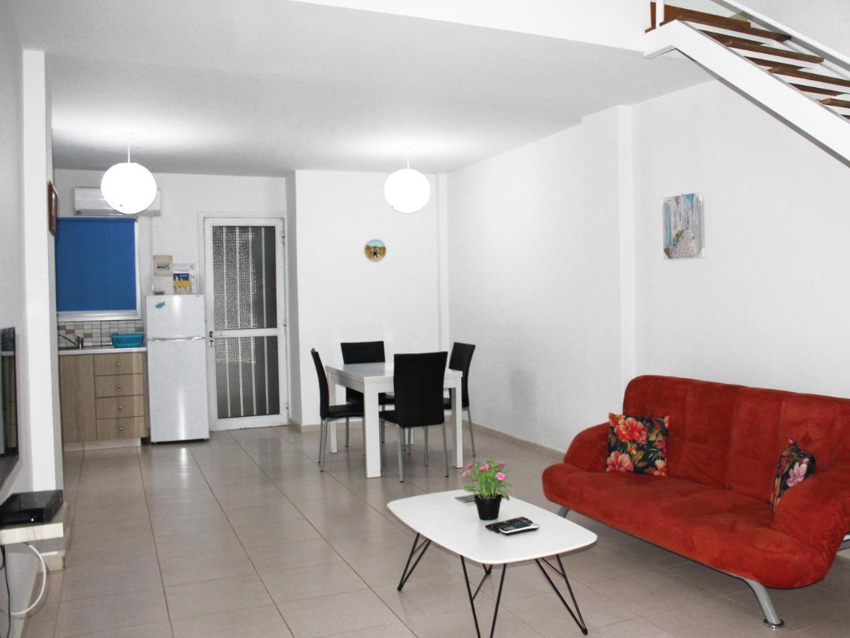 Duplex Comfort Apartments Larnaca Esterno foto